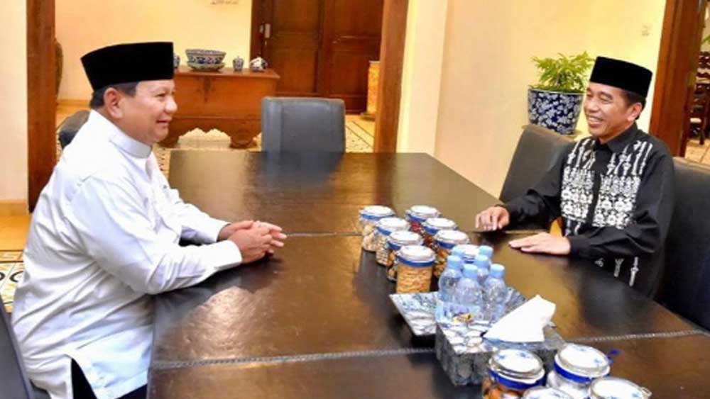 Jokowi dan Prabowo Bicara Empat Mata, Enggan Buka Rahasia, Keliling Kota Bareng Gibran