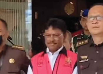 Tersangka Dugaan Korupsi Rp8,3 Triliun, Menkominfo Johnny G Plate Ditahan