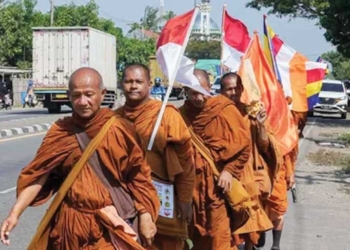 Ritual Thudong Biksu Jalan Kaki Segera Berakhir, Sampai di Magelang Candi Borobudur Tepat Waktu