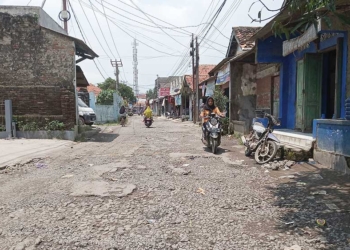 Golkar Sindir Jalan Rusak di Cirebon dan Indramayu