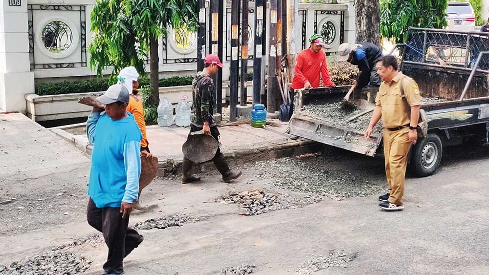 Jalan Rusak di Kota Cirebon Diperbaiki