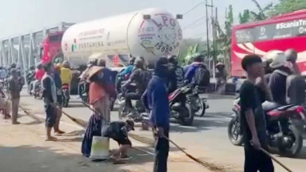 Pemudik Jangan Lempar Uang Koin di Jembatan Sewo Indramayu – Subang, Bisa Sebabkan ini