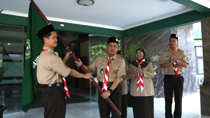 Prof Aan Lepas Pramuka IAIN Cirebon Ikuti PWN XVI