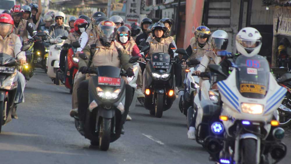 Bupati Imron Mubeng ke Wilayah Timur Kabupaten Cirebon, Temui Warga, Tebar Bantuan dan Serap Aspirasi