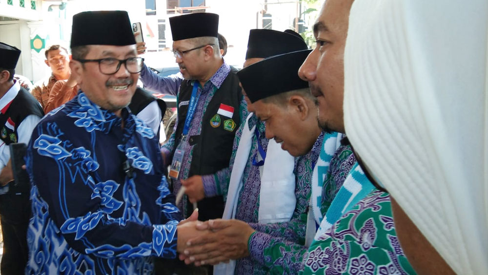 366 Jemaah Haji Asal Cirebon Diterbangkan dari Bandara Kertajati, Dilepas Bupati Imron, Berikut Jadwal Legkapnya