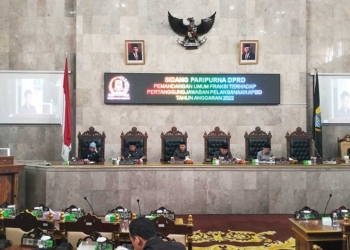 Jalan Rusak Dominasi Pandangan Fraksi terhadap Hantaran LKPJ APBD 2022 Bupati Cirebon