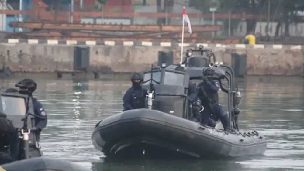 Tim Anti Teror Koopssus Bebaskan Sandera di Perairan Pelabuhan Cirebon