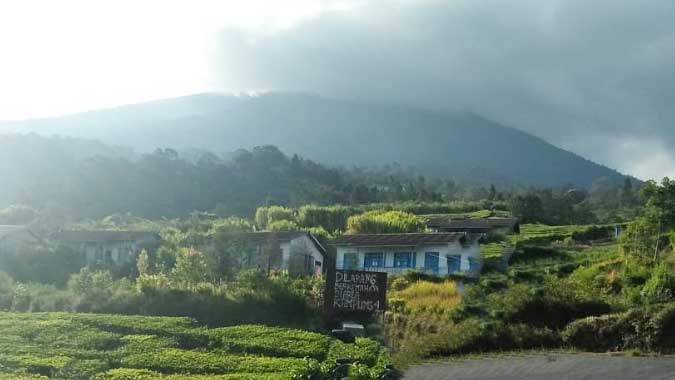 Gunung Dempo Meletus, Awan Panas Menyembur Sampai 2 Km ke Udara