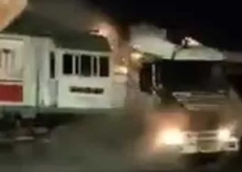 Kronologi Kecelakaan Kereta Api Tabrak Truk di Semarang