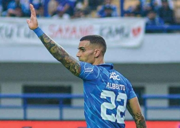 Lima Pemain Persib Jalani Debut saat Ditahan Imbang Madura United, Alberto Dikartu Kuning