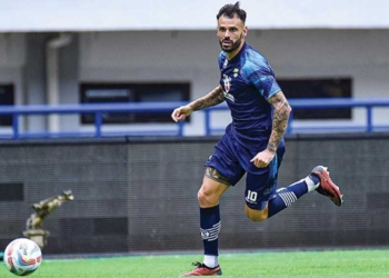 Pemain Debut Persib Tyronne del Pino Cedera Parah, Baru 1 Kali Main, Bakal Absen 1 Musim, Nasibnya di Tangan Luis Milla