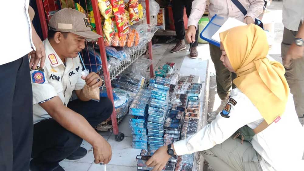 Peredaran Rokok Ilegal di Kabupaten Cirebon Meningkat, Satpol PP Sita 13 Juta Batang