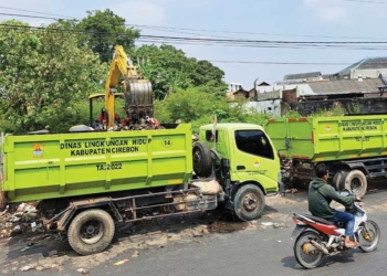 Antisipasi Kebakaran, DLH Rutin Siram Timbun Sampah, Simak Cairan yang Digunakan