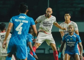 Mohammed Bassim Rashid Kontra Persib di Stadion GBLA