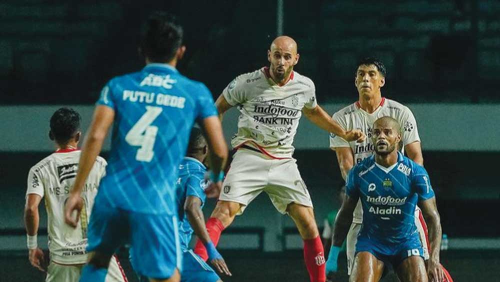 Mohammed Bassim Rashid Kontra Persib di Stadion GBLA