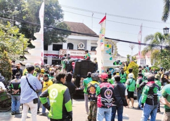 Ojol Geruduk DPRD dan Balai Kota Cirebon, Tuntut Penyaluran BLT, Perda hingga Tarif