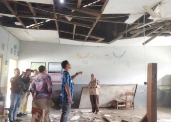 Ruang Kelas SDN Waledkota Cirebon Tak Ambruk hanya Jebol