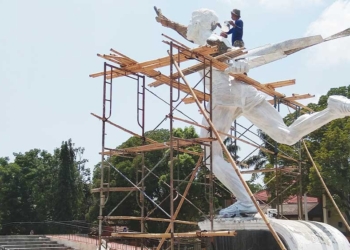 Alun-alun Taman Pataraksa, Pegiat Budaya Cirebon Kritik Pengecatan Patung ATP