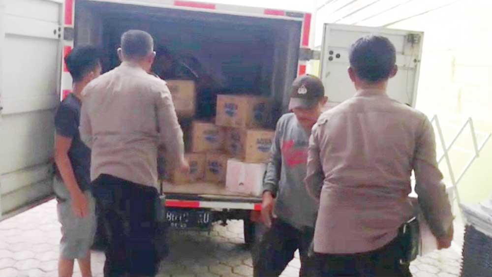 Jelang Pilwu Serentak 2023 Kabupaten Cirebon, Gudang Miras di Desa Kalipasung Digerebek Polisi