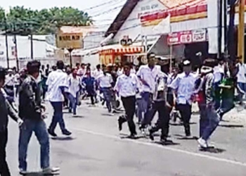 Tawuran, SMK di Kota Cirebon Serang SMK di Jalan Tuparev Cirebon, Polisi Amankan Celurit, Batu dan 14 Motor