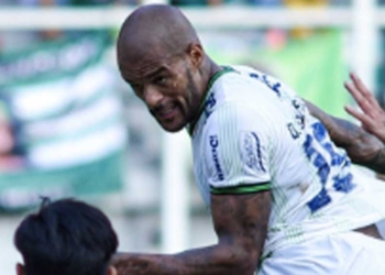 Cetak Brace, David da Silva Tak Selebrasi di Bigmatch Persebaya Vs Persib