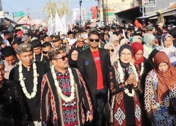 Arak-arakan Trusmi Tumpah Ruah