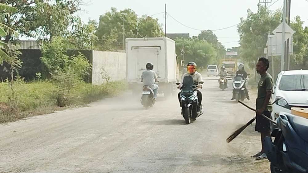 Debu Kendaraan Proyek Perumahan di Mundupesisir Dikeluhkan