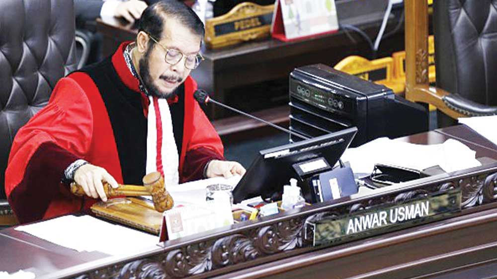 Kewenangan Anwar Usman, Paman Cawapres Gibran Dilucuti Lantaran Terbukti Lakukan Pelanggaran Etik Berat