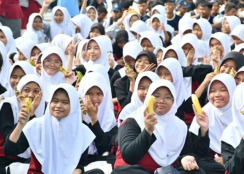 Pelajar Majalengka Pecahkan Rekor MURI Makan Pisang