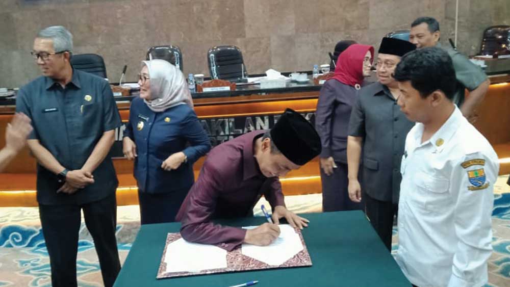 Sah, Eti Plt Wali Kota Cirebon, Ketua DPRD: Secara Aturan Berlaku Sejak Jumat Kemarin