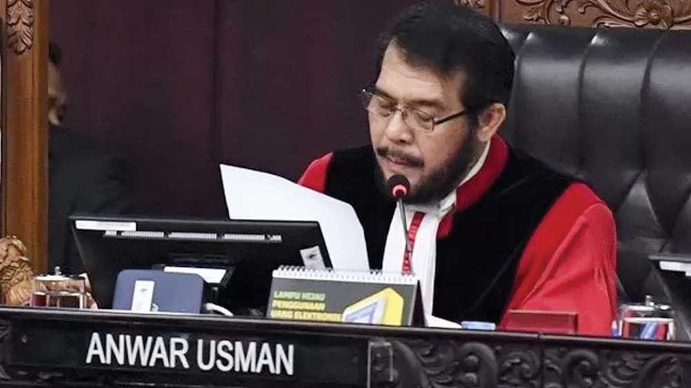 Terbukti Lakukan Pelanggaran Etik Berat, Anwar Usman Paman Cawapres Gibran Didesak Mundur dari MK