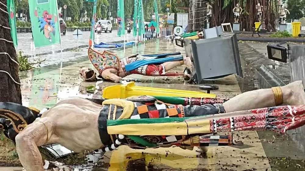 Ngamuk, Pertanda Alam, Surakarta Diterjang Angin Kencang