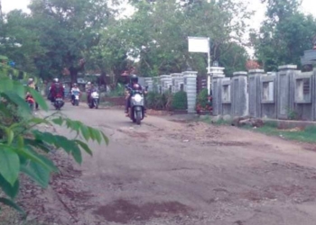 Jalan Kabupaten Majalengka Butuh Perbaikan