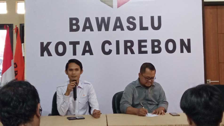 Kendaraan Plat Merah Dilarang Digunakan Kepentingan Politik