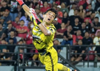 Kiper Persib Kevin Mendoza Cetak Clean Sheet Perdana saat Kontra Bali United