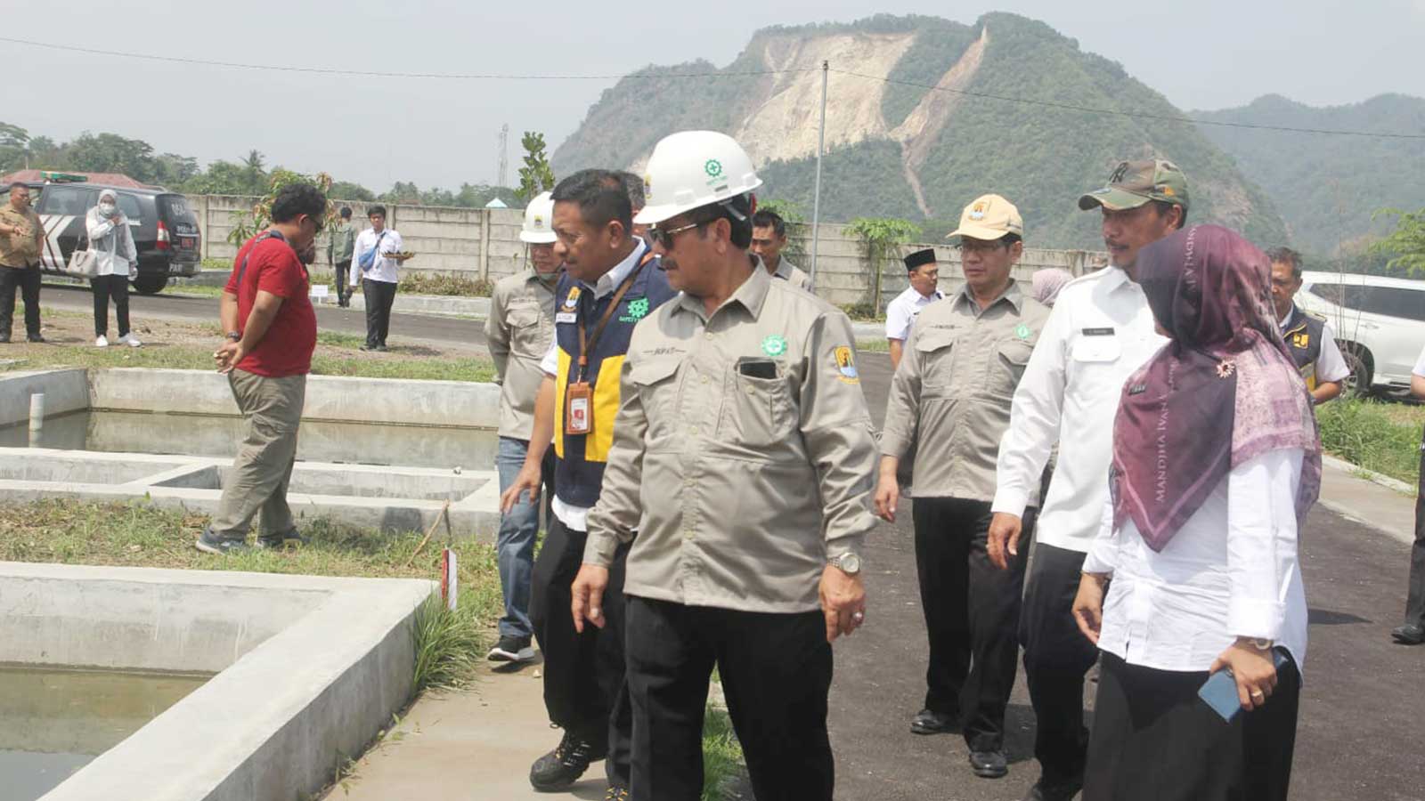 Bupati Imron Lakukan Safari Pembangunan, Optimis Semua Proyek di Kabupaten Cirebon Selesai Tepat Waktu