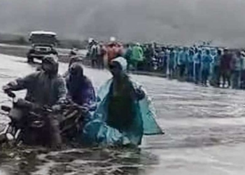 Lautan Pasir Bromo Jadi Lautan Air