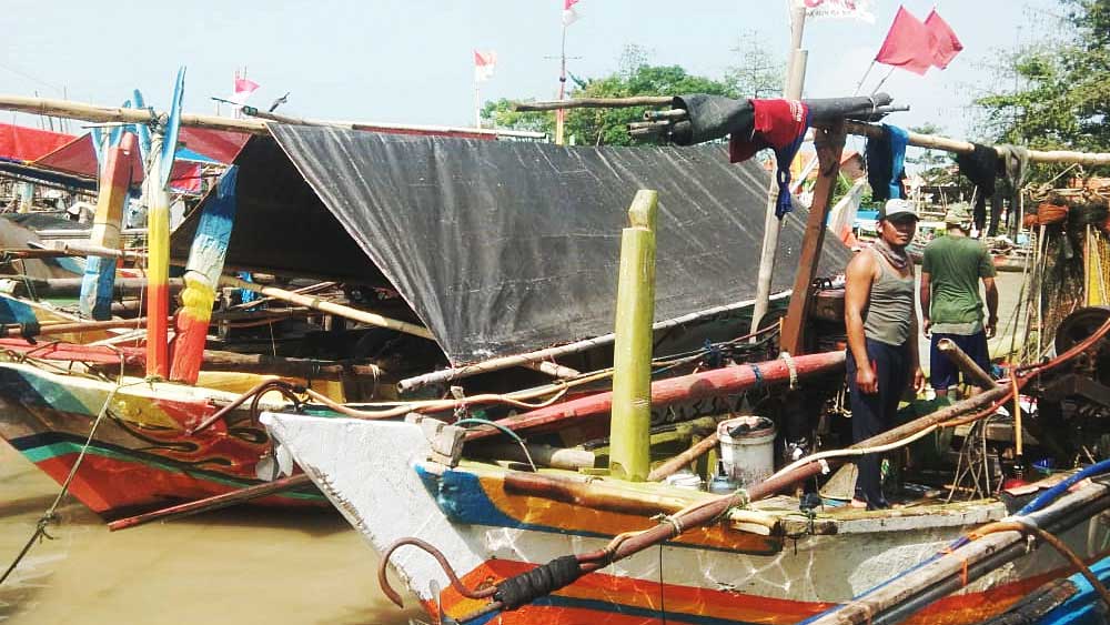 Nelayan Indramayu Mengeluh Sulit Dapat Solar