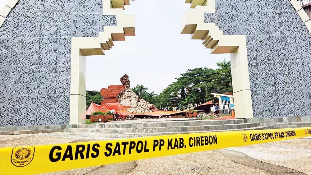 Pasang Garis, Alun-alun Pataraksa Ditutup untuk Umum