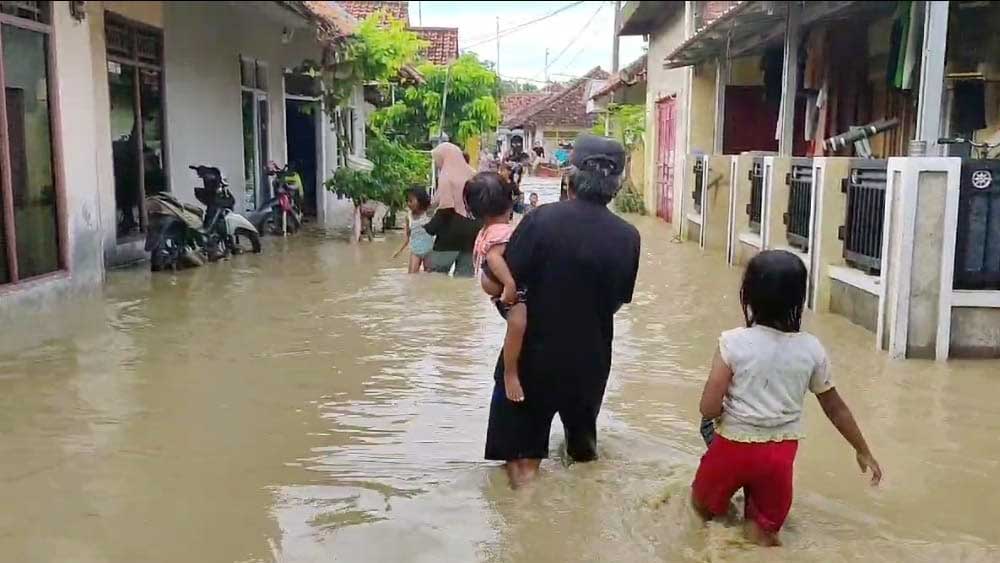 Banjir di Cirebon, Sungai Cisanggarung Meluap, Wilayah Cirebon Timur Terancam