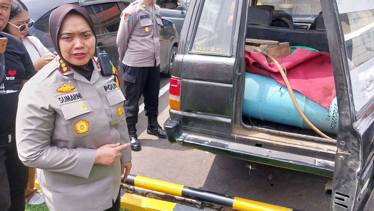 Kelabui Petugas Beli BBM Subsidi Pakai Angkot, Warga Ujungsemi Cirebon Ditangkap dan Terancam 6 Tahun Penjara