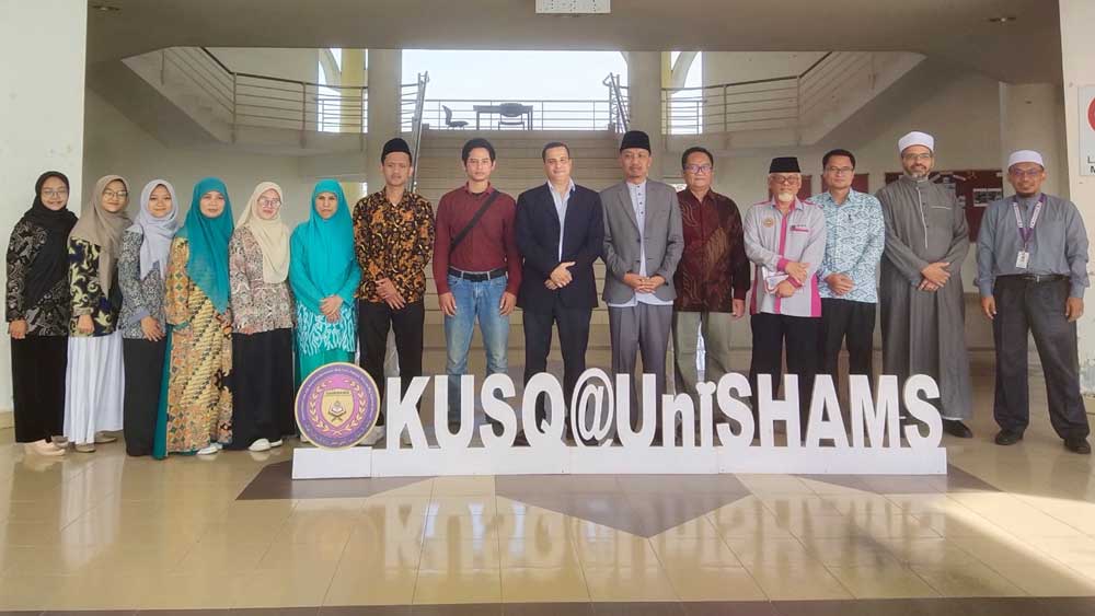 Mahasiswa IAIN Cirebon Presentasikan Makalah di UniSHAMS Malaysia