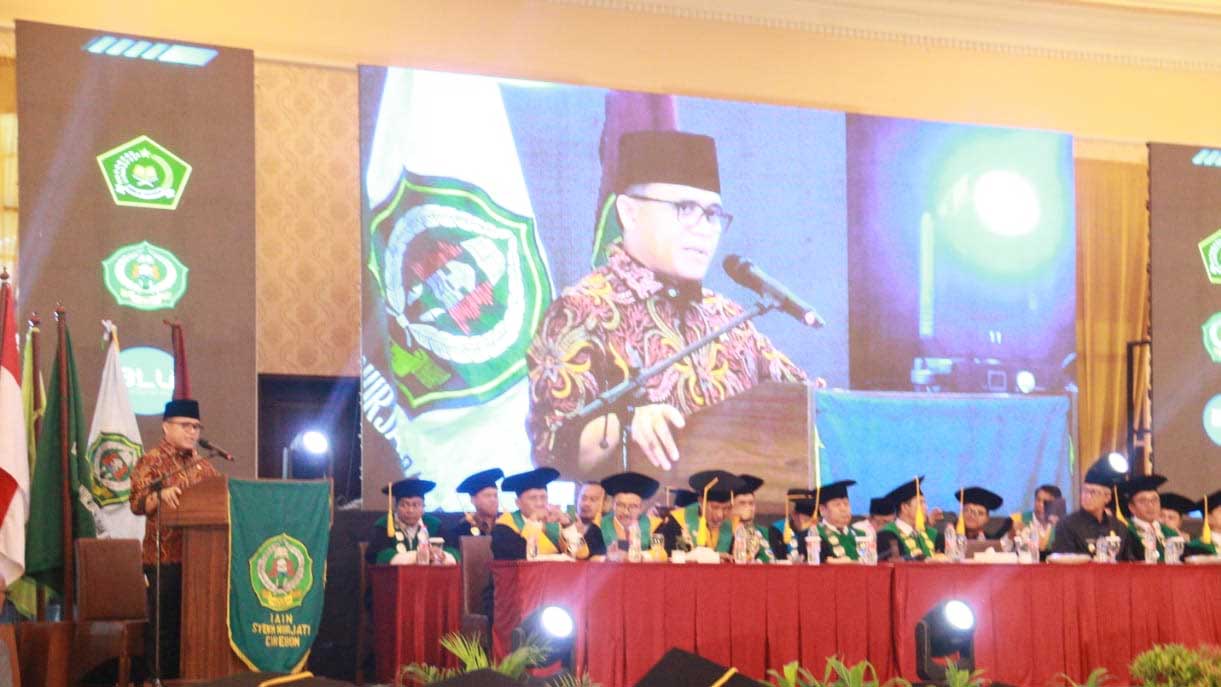 Menpan RB Hadiri Wisuda IAIN Cirebon, Rektor Prof Aan Paparkan Transformasi Lembaga