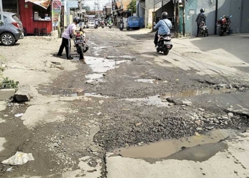 Jalan Rusak di Cirebon, Ruas Cideng Tuparev Belum Tersentuh Perbaikan