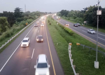 Arus Balik di Tol Cikampek Macet, Lalu Lintas di Tol Cipali Diarahkan ke Pantura, Disergap Hujan Deras