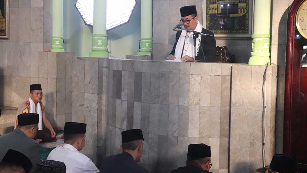 Bupati Cirebon Imron Jadi Khotib Idulfitri, Gelar Open House, Minal Aidin Wal Faidzin, Mohon Maaf Lahir Batin