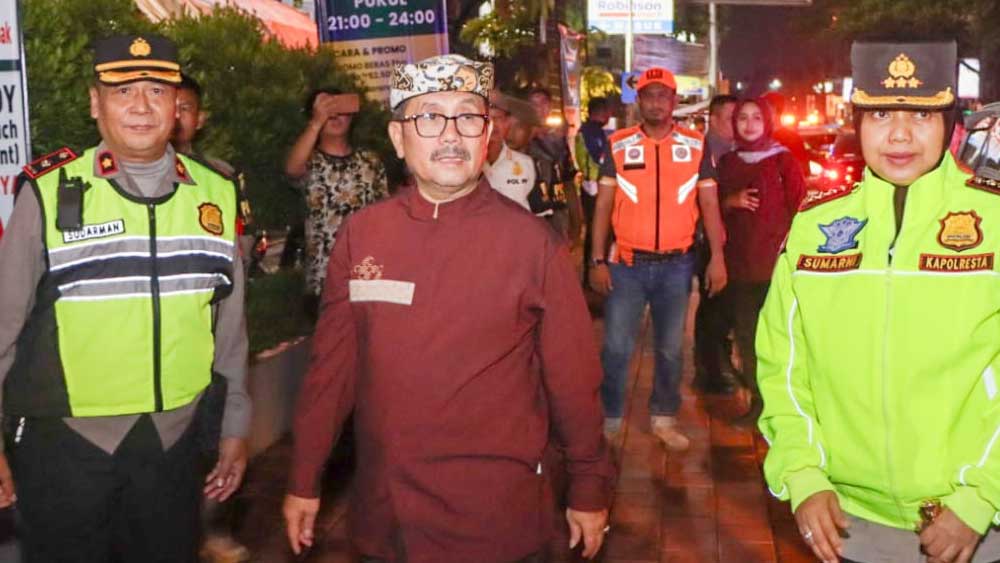 Bupati Imron Pimpin Forkopimda Kabupaten Cirebon Monitoring Arus Mudik Operasi Ketupat Lodaya 2024