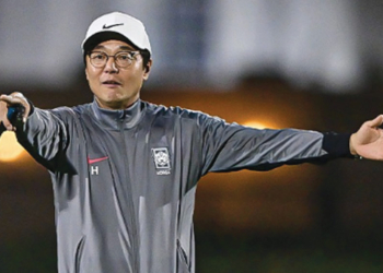 Pelatih Korea Selatan Hwang Sung Hong Puji Shin tae Yong dan Akui Kemenangan Timnas Indonesia