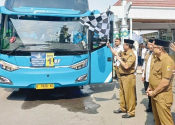 Bupati Cirebon Imron Lepas 432 Jemaah Calon Haji, Gelombang Pertama Kabupaten Cirebon Kloter 3 Nasional