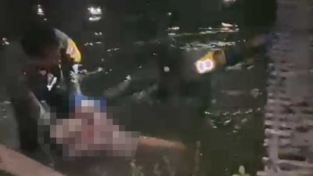 Penemuan Mayat di Cirebon, Jasad Perempuan Pakai BH Pink Tersangkut di Jembatan Sungai Desa Tegalgubug Lor